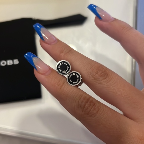 Marc Jacobs Medallion stud earrings - Picture 3 of 4